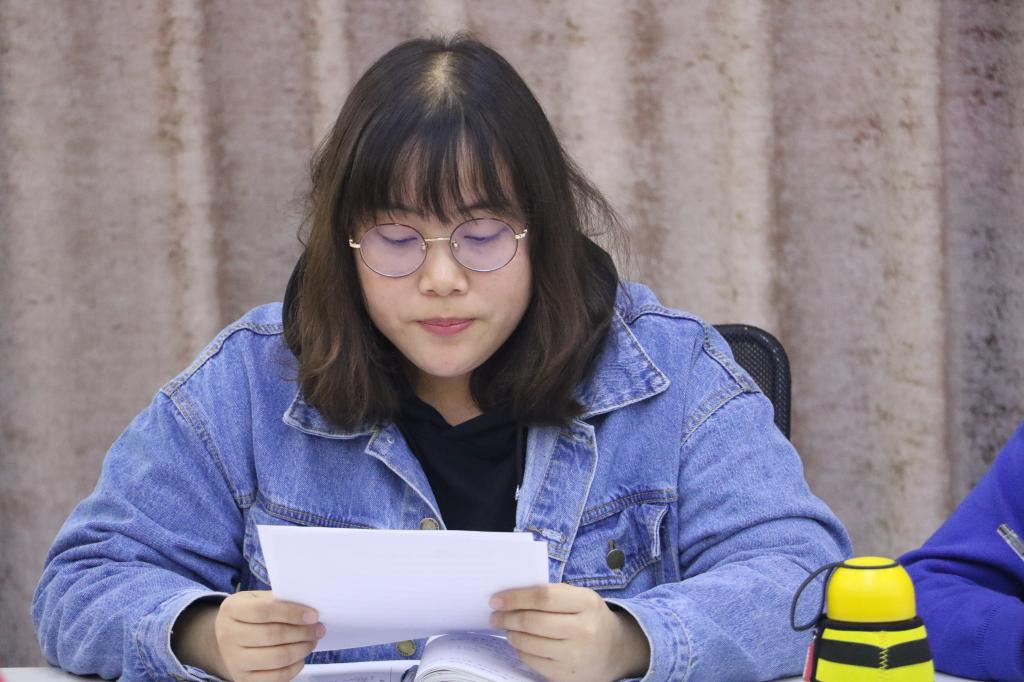员工支部辅导员班廷廷老师发言