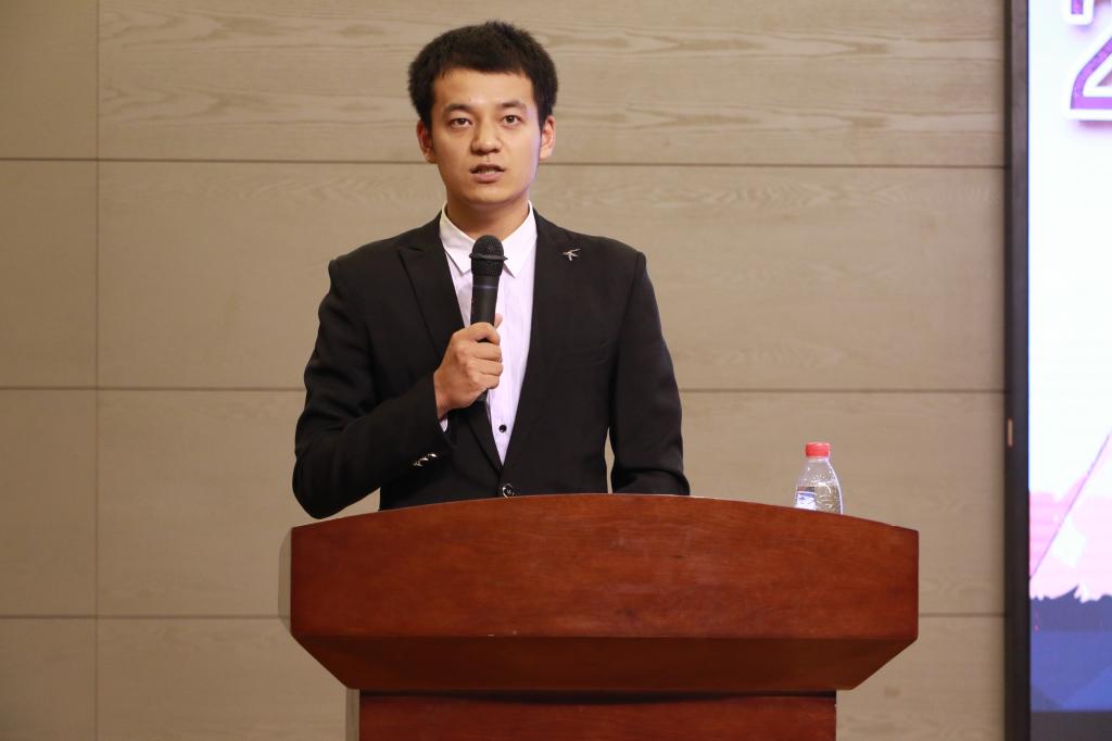在校生代表发言